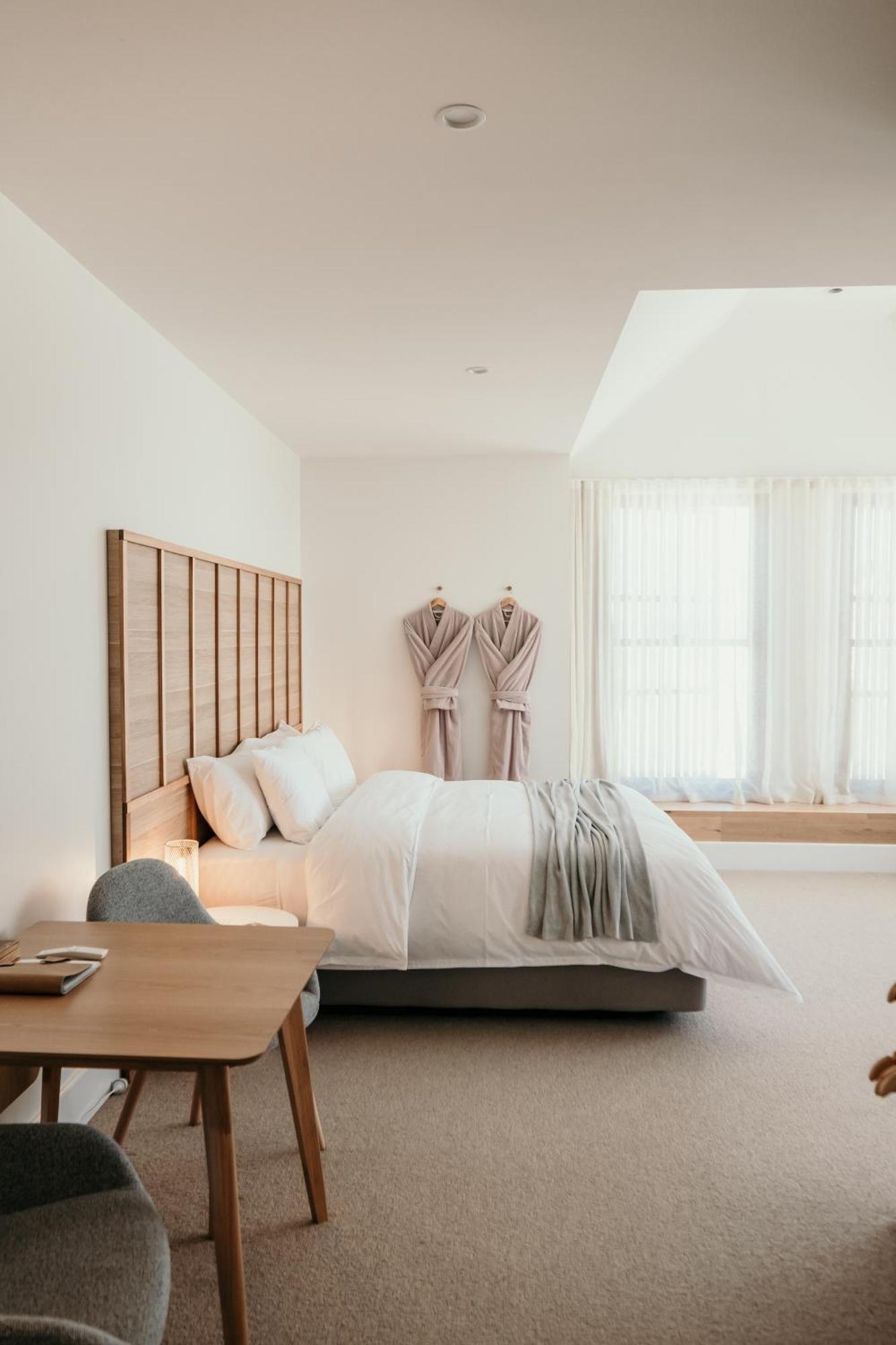 The Oak & Anchor Hotel Port Fairy Ngoại thất bức ảnh A bedroom at the 1766 House