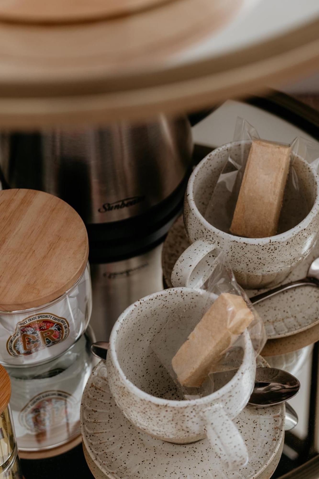 The Oak & Anchor Hotel Port Fairy Ngoại thất bức ảnh A coffee grinder