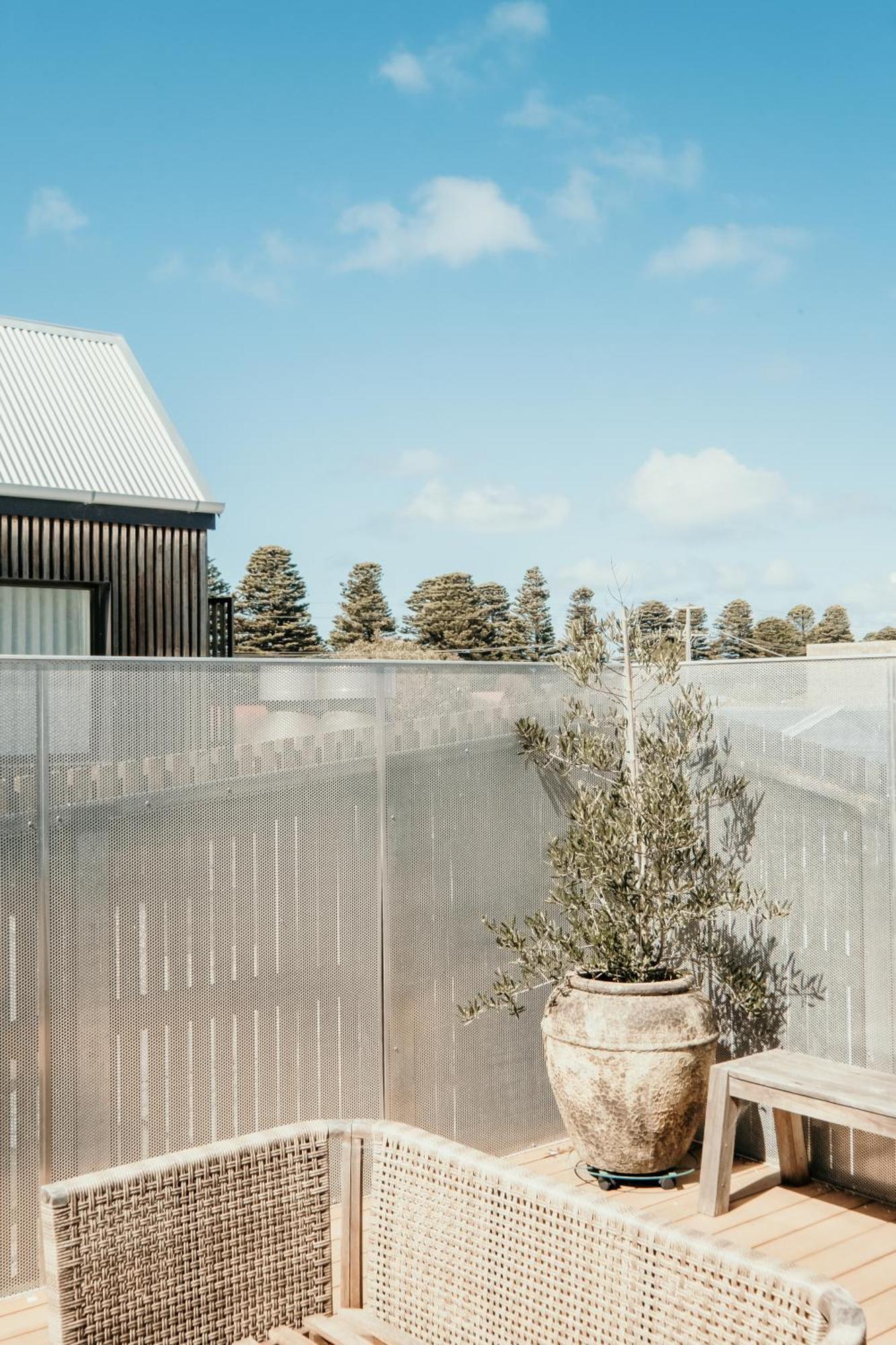 The Oak & Anchor Hotel Port Fairy Ngoại thất bức ảnh The roof terrace